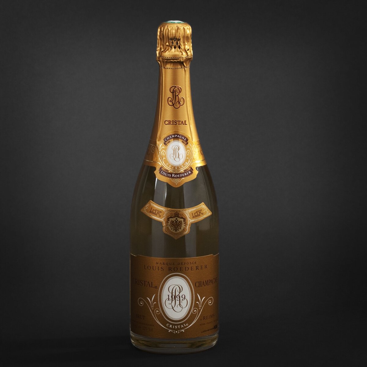 Crystal моет. Шампанское Кристаль. Шампанское moët 19 век. Crystal moët Моргенштерн. Кристал шампанское Кристалл.