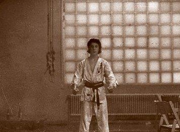   Энди Хуг обладал настоящим сердцем самурая. Его воля была непоколебима, он вставал каждый раз, даже после тяжелейших ударов.-2