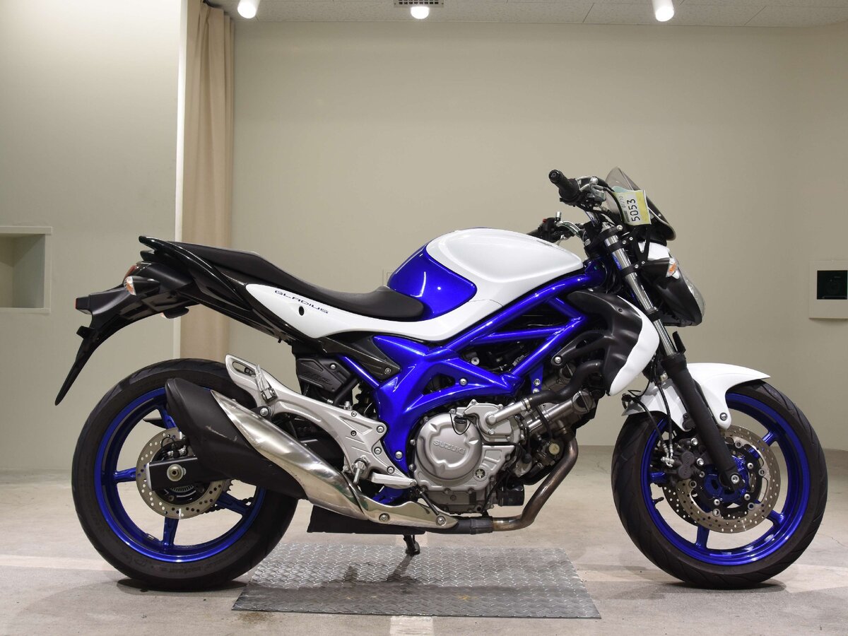 Suzuki SFV 400 Gladius SFV650 Gladius. MV File