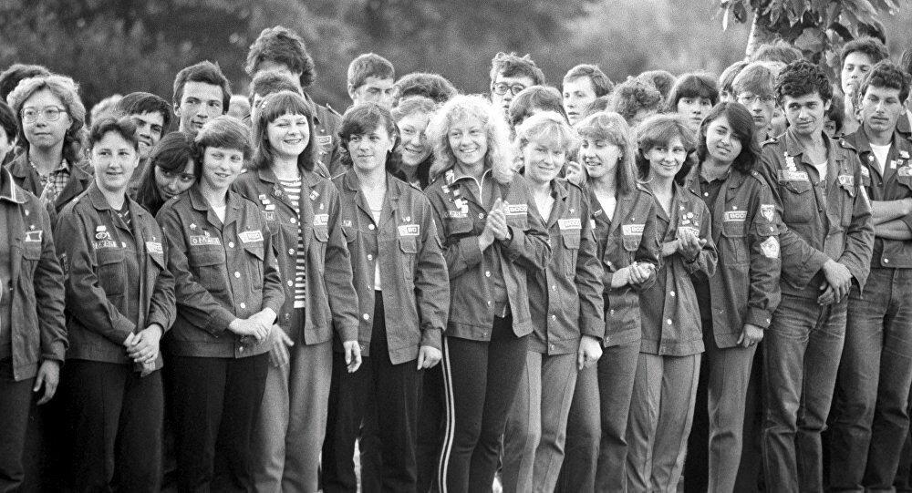 Комсомольцы-стройотрядовцы, фото из сети.