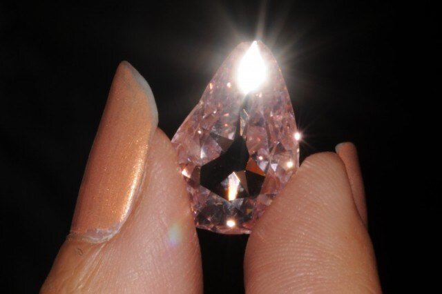 розовый бриллиант из Конде