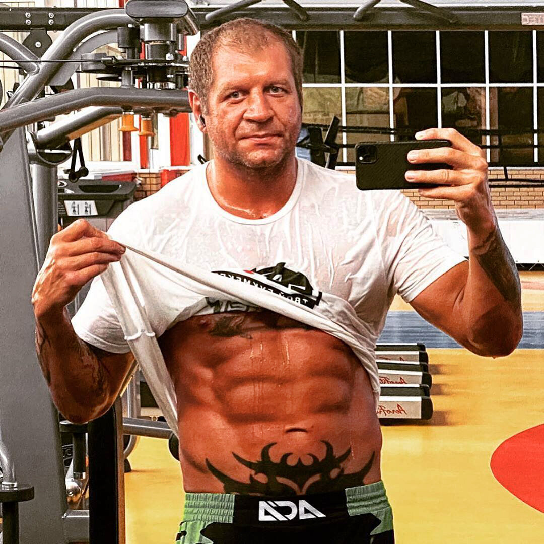 Форма Александра Емельяненко перед боем / Фото Instagram