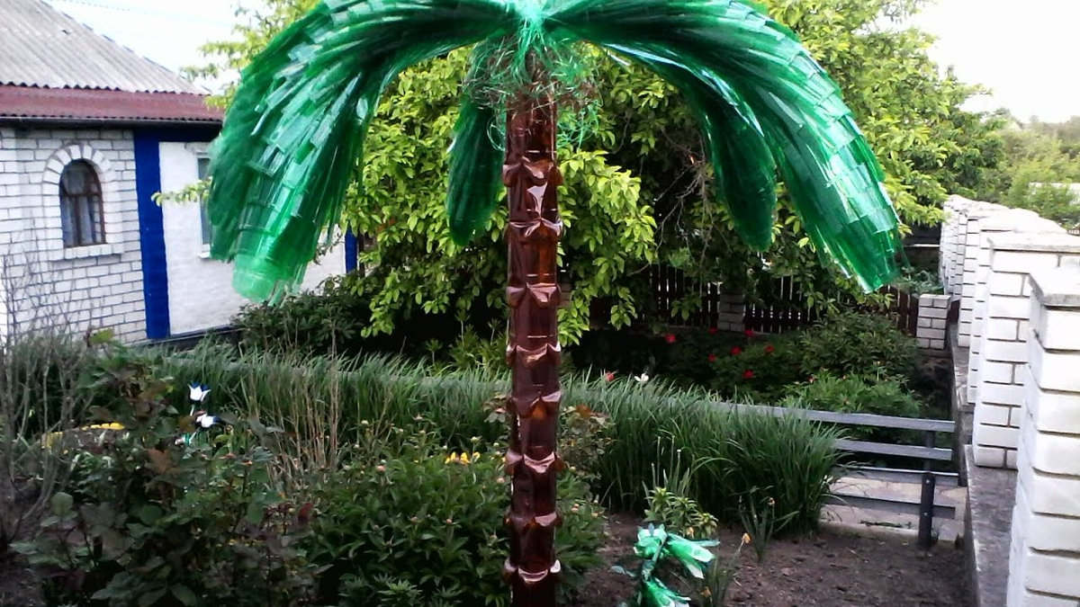 Пальма из бутылок — как сделать стильное украшение из пластиковой тары (67 фото + видео)