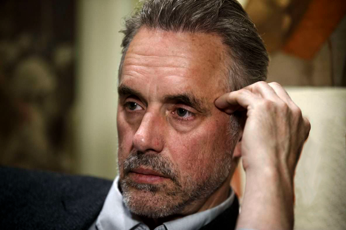 На фото Джордан Питерсон - клинический психолог и профессор психологии. Один из самых умных людей современности с IQ 150. Участник жестких и многочасовых дискуссий на острые и актуальные темы.