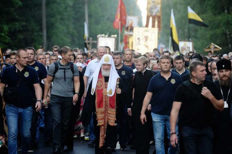 Патриарх Кирилл возглавил крестный ход 