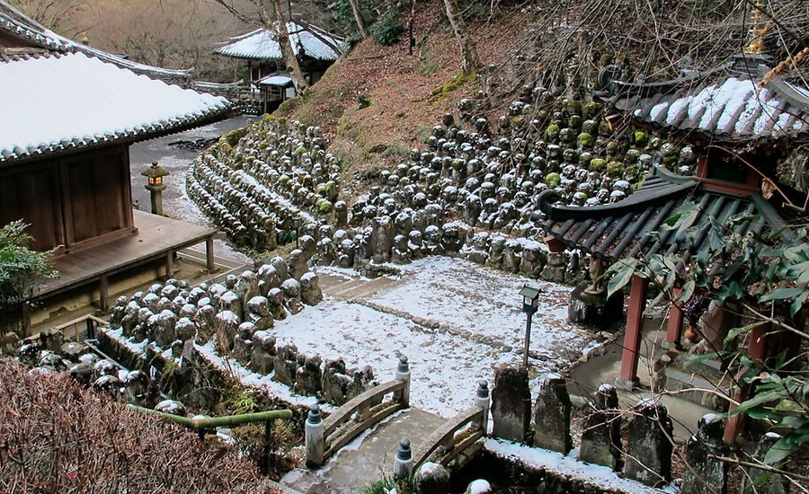 1200 раканов и императрица: как с помощью сакэ и теннисной ракетки сняли проклятие с древнего храма
