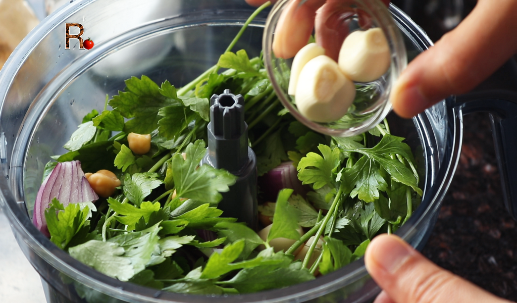 Добавить чеснок