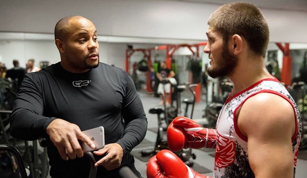Действующий чемпион UFC в легком весе, Хабиб Нурмагомедов, обратился со словами поддержки к своему другу и товарищу по команде, Даниэлю Кормье, которому через две недели предстоит завершить принципиальную трилогию со Стипе Миочичем.