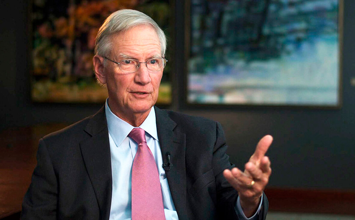 ​

Tом Питерс в очередной раз заново перекроил подход к бизнесу. Он утверждает, что "смотреть на бизнес другими глазами - первейшая задача и обязанность нашего поколения…" Проницательная, провокационная, вдохновляющая и истинно прогрессивная, новая бизнес библия Питерса, наполненная до отказа правилами переосмысления, поможет всем нам посмотреть на мир Другими Глазами! - на всех уровнях.

Автор мировых бестселлеров, мастер новых подходов к ведению бизнеса и гуру менеджмента Том Питерс вернулся с замечательной новой книгой о новом порядке современного делового мира. Написанная в неподражаемом стиле, оформленная так, чтобы отчетливее выразить новую философию автора, "Re-imagine" побуждает нас к действию.

Познакомьтесь с деструктивными повелениями Тома Питерса, посмотрите, как он предсказывает смерть бюрократии, и выясните, почему он думает, что бизнес - это круто. Нам предлагают мыслить красиво, мыслить странно и осмыслить гораздо больше "изменений", чем мы могли себе представить раньше.