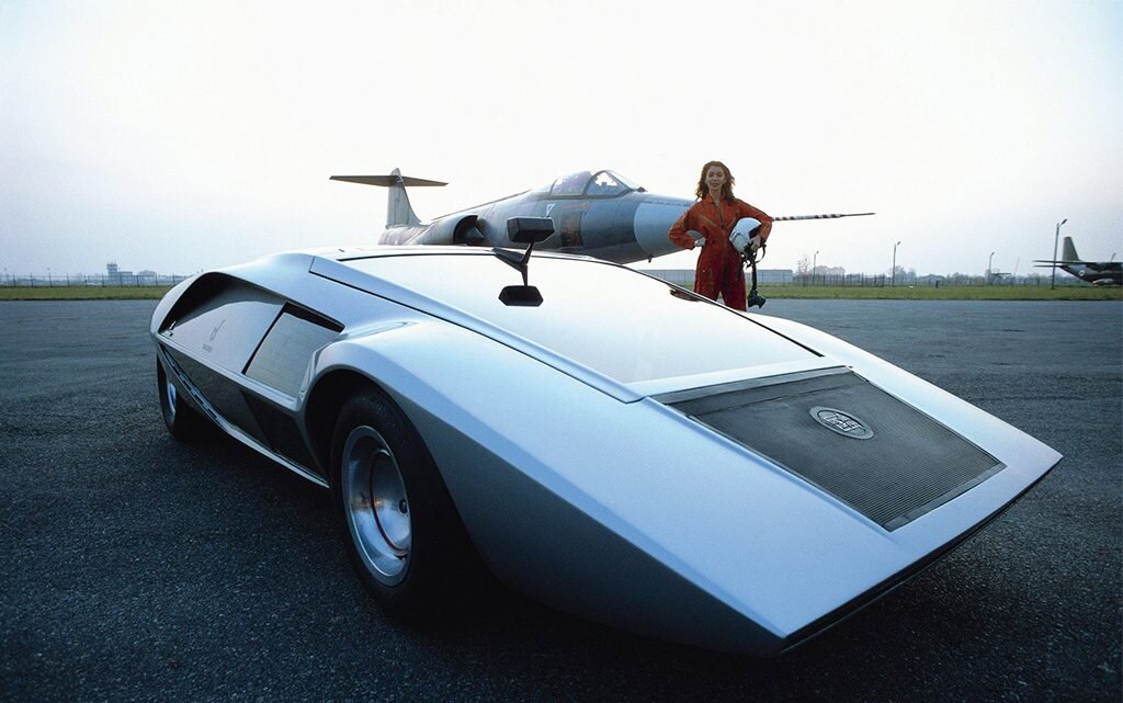 Прототип Lancia Stratos Zero впечатляет своим видом даже сегодня