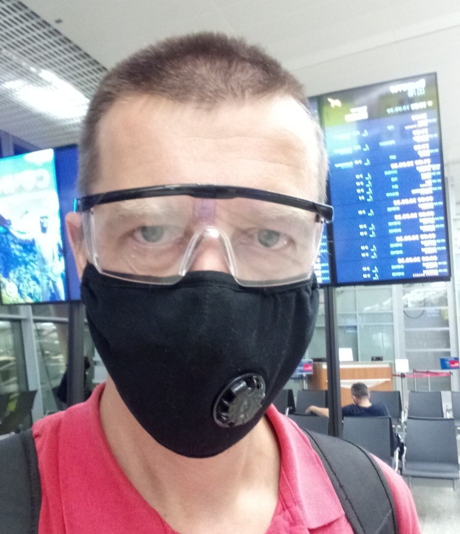 Главное маску не забыть. К сожалению, нужна на всем пути.