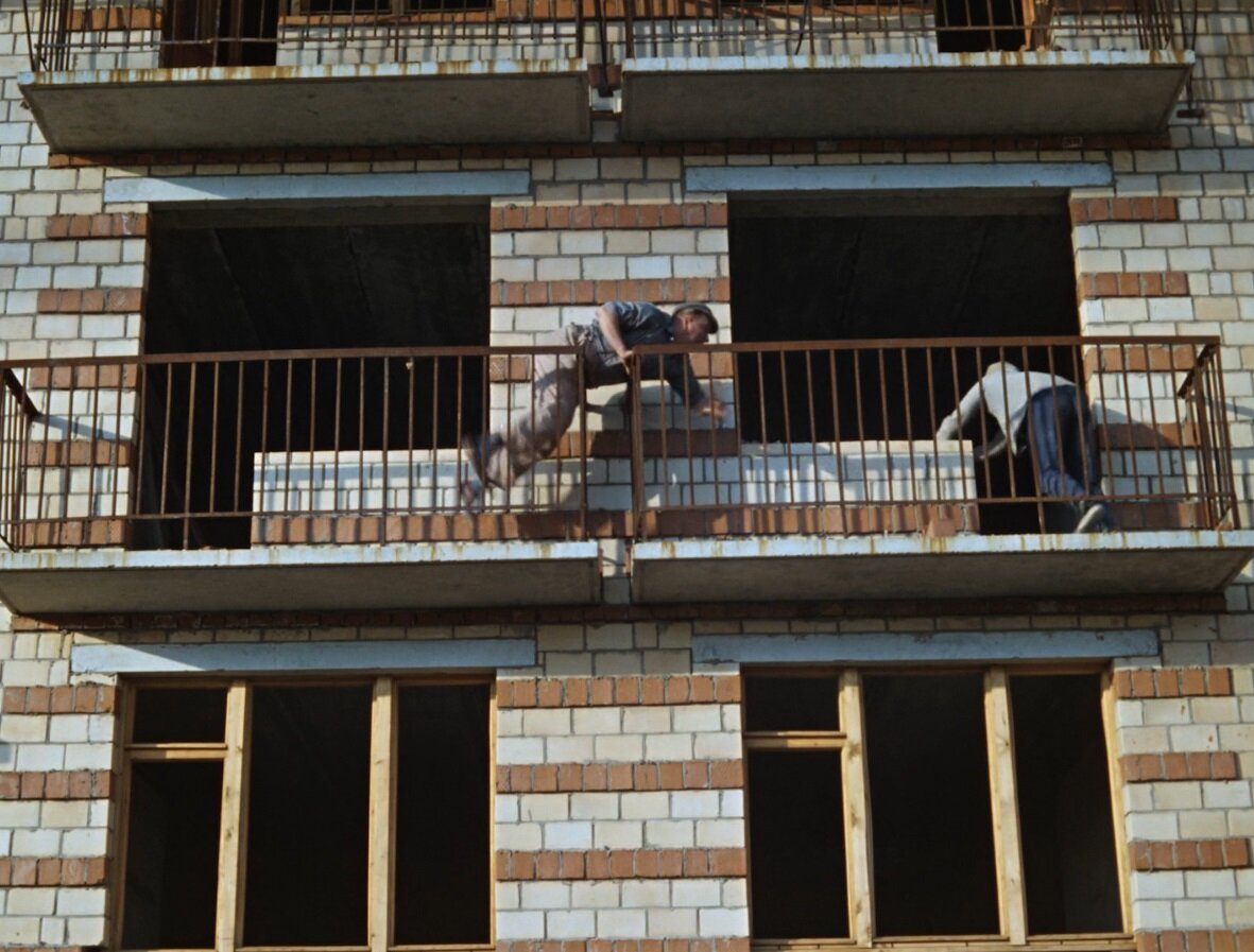 Культовую советскую кинокомедию про приключения студента Шурика снимали в 1964 году в Москве и Одессе. Фильм стал лидером советского кинопроката - 1965.-13