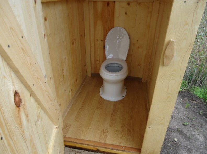 Каким санитарным нормам должен соответствовать туалет на дачном участке?