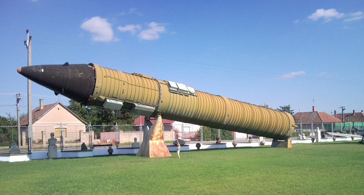 Ракета скальпель. Боевой Железнодорожный ракетный комплекс (БЖРК) РТ-23. Ракета РТ 23уттх. Межконтинентальная баллистическая ракета РТ-23 УТТХ «молодец». БЖРК - боевой Железнодорожный ракетный комплекс РТ-23уттх «молодец».