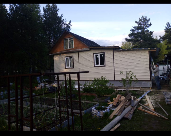 Сверху видно, но второй этаж я ещё буду надстраивать.