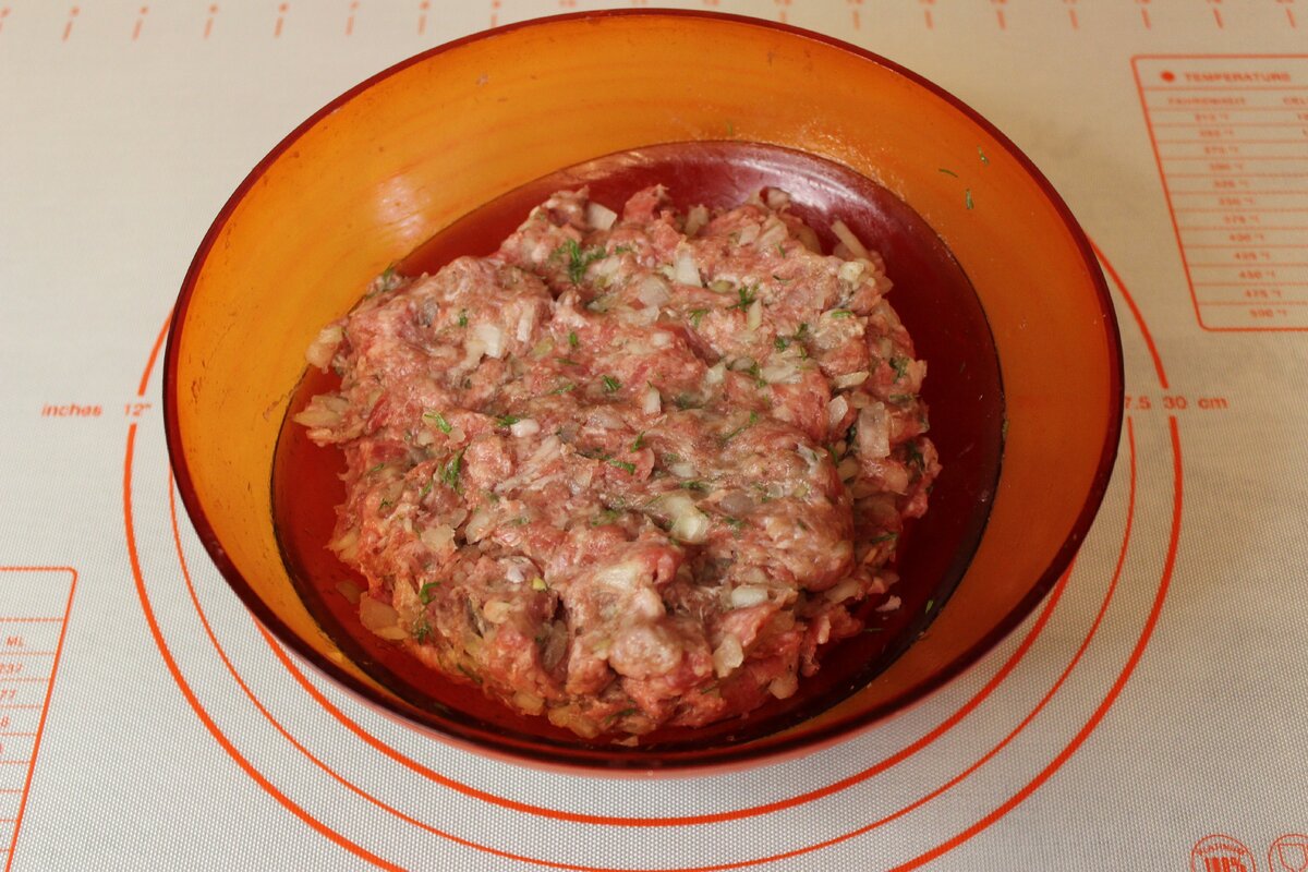 Домашние чебуреки с мясом на сковороде
