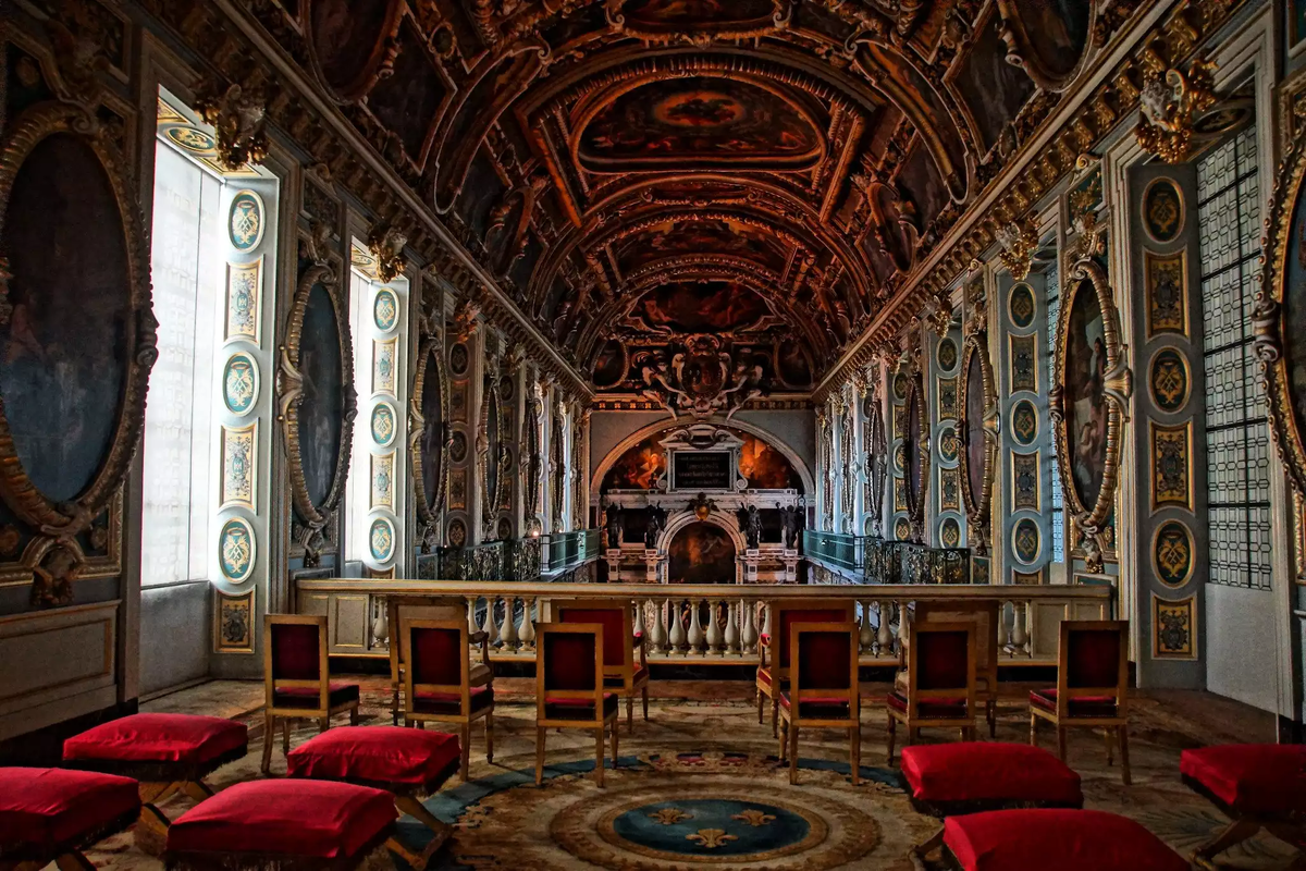 Дворец Фонтенбло Франция внутри