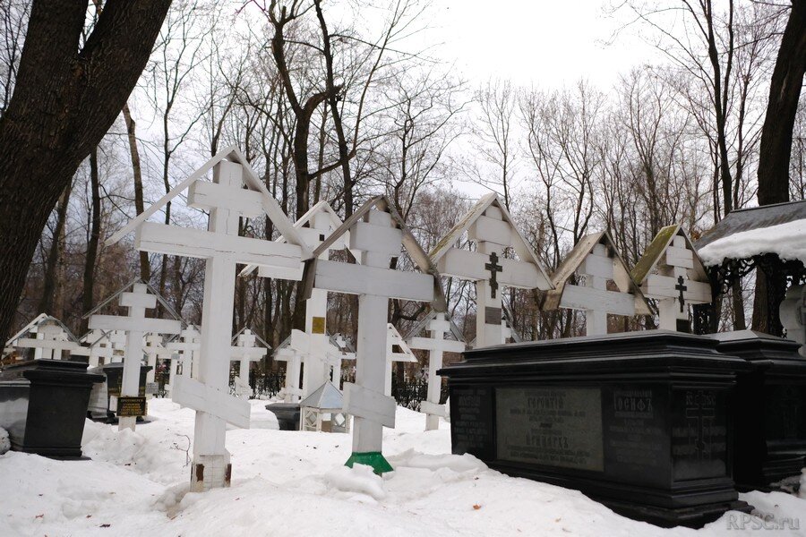 Архиерейские захоронения на Рогожском кладбище. Фото с сайта http://rpsc.ru/