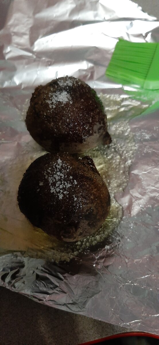 Можно сверху кисточкой пройтись макнув в масло