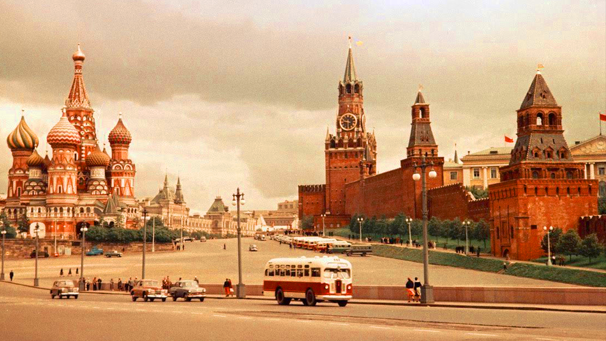 Конец славы где снимали. Москва. Москва СССР. Советский город. Москва красная площадь СССР.