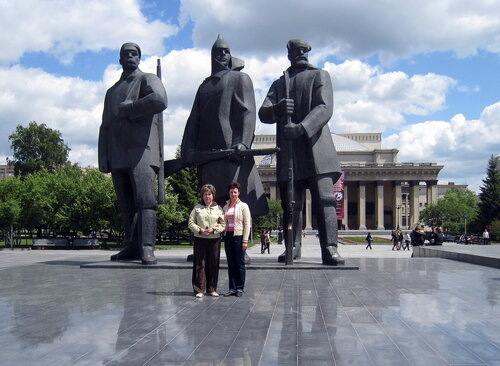 Памятник борцам революции