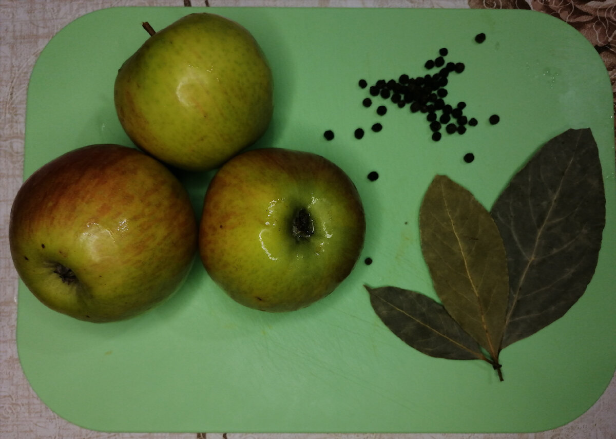 Яблоки беру сладкие. 