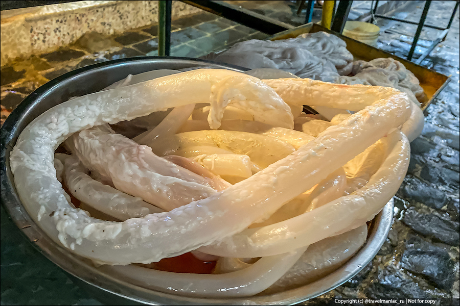 «Вкусные» продукты на рынке в Сирии, которые у наших девушек вызывают неприятные ощущения3