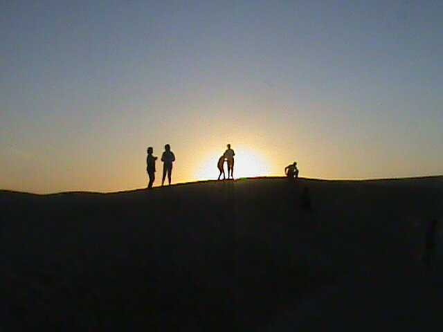 Восход солнца в пустыне Сахара.