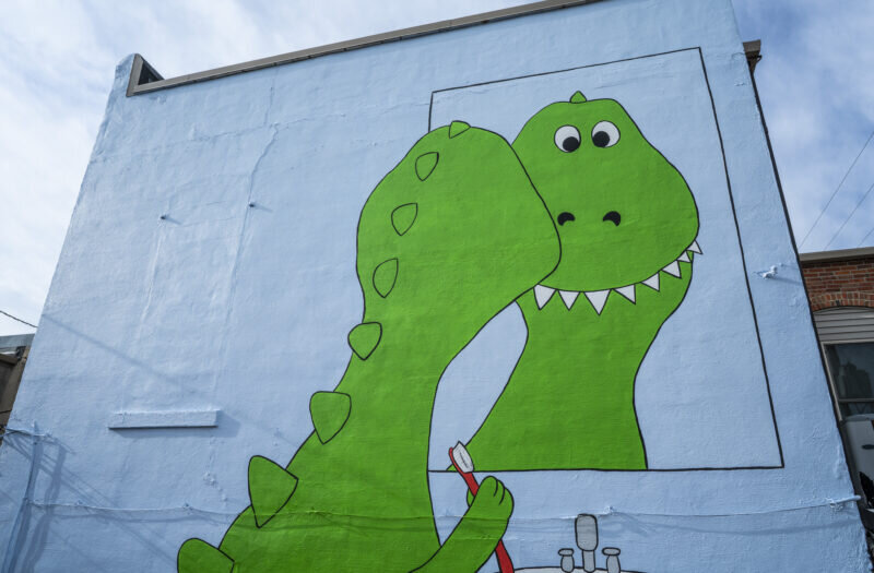 Что же я такое?👽 gratisography-dino-graffiti-free-stock-photo