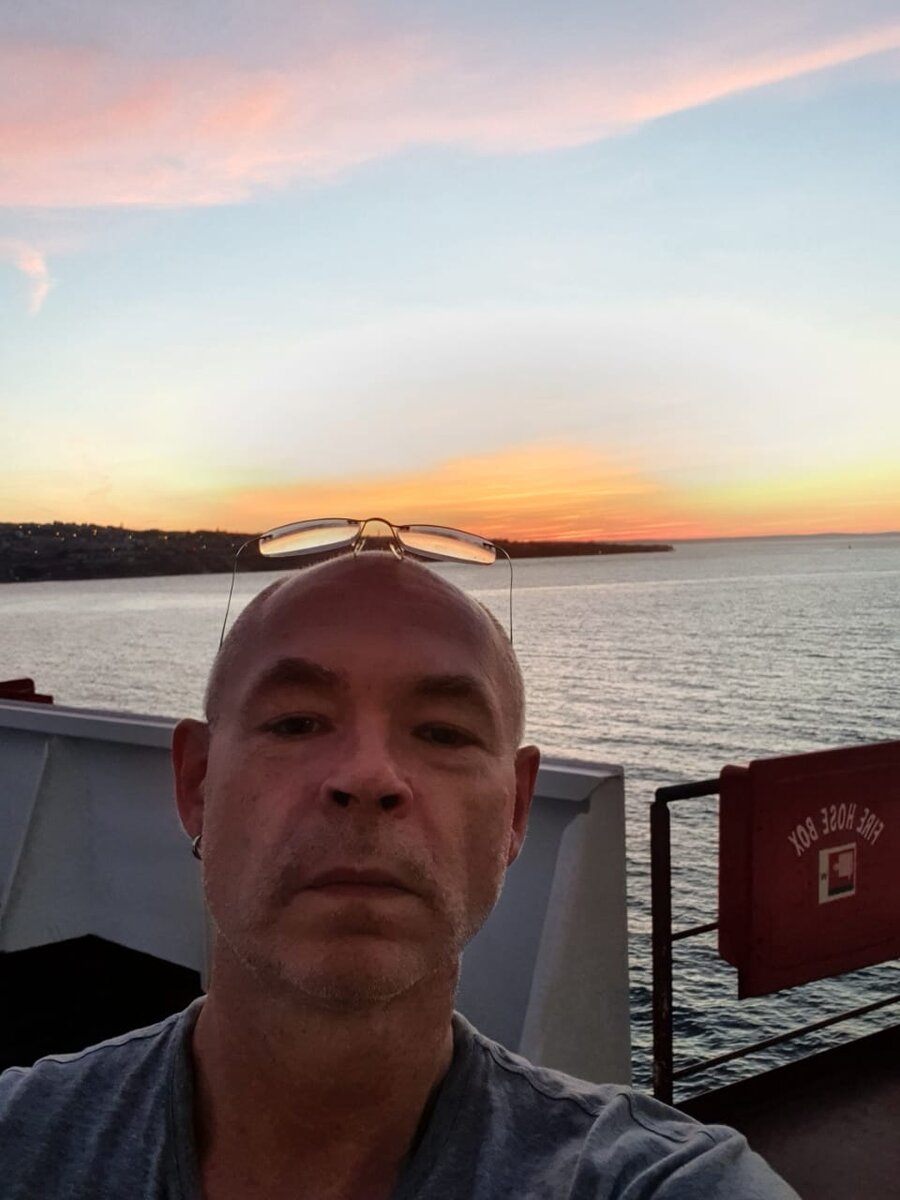 Капитан снова не спит.