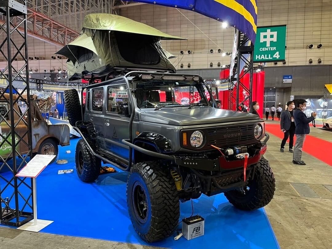 Японские студенты построили собственную версию пятидверного Suzuki Jimny. С  солидным лифтом и турбомотором! 😎 | MAXXIS RUSSIA | Дзен