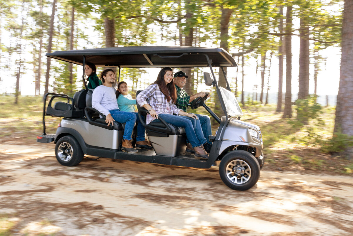 Семейный гольф-кар с электрическим или бензиновым двигателем