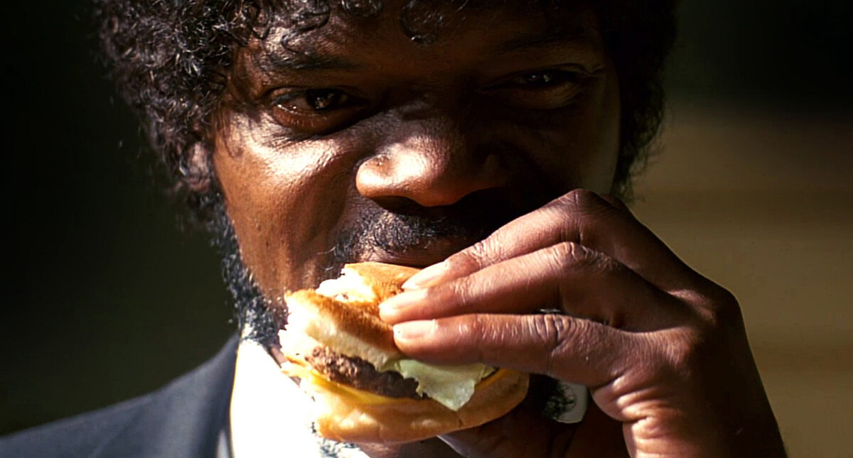 Поможет нам заезжий специалист. Несмотря на веганский террор своей половины - этот чувак знает толк в бургерах! 