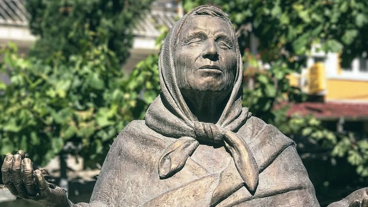 Памятник Вангелии