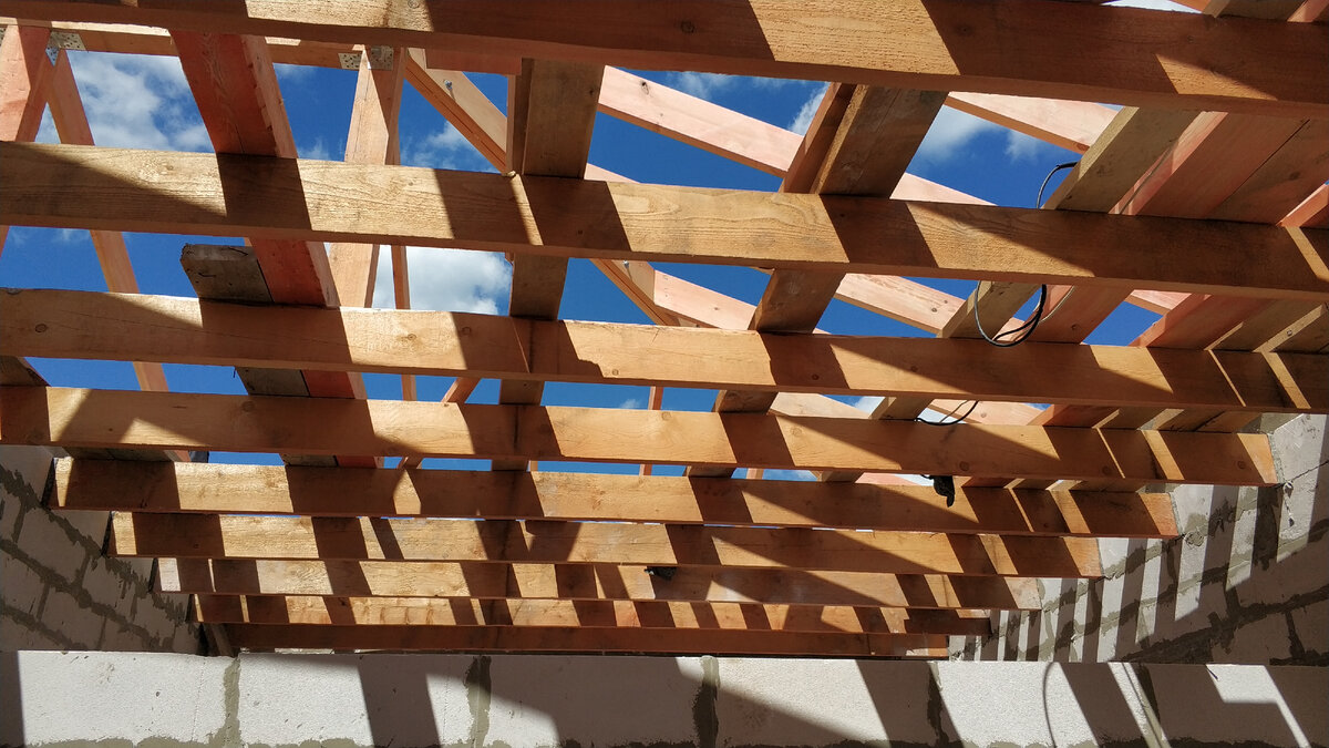 Монтаж деревянного перекрытия