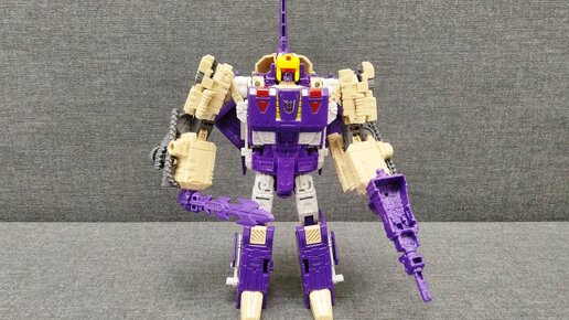 Обзор трансформера Blitzwing и Hazard - Voyager - Generations - Titans Return. Музей Р-ТФ.