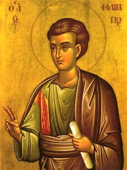 Святой Апостол Филип жил в Галиллее и входил в число двенадцати апостолов.После Вознесения Господа апостол Филипп стал проповедовать Слово Божие в родной Галиллее,сопровождая свои проповеди чудесами.Узнав про это,правитель Анфипат приказал схватить апостола и предать на распятие.В час казни началось землетрясение .Народ,видя это ,уверовал в Христа и потребовал прекратить казнь,но апостол уже скончался на кресте.