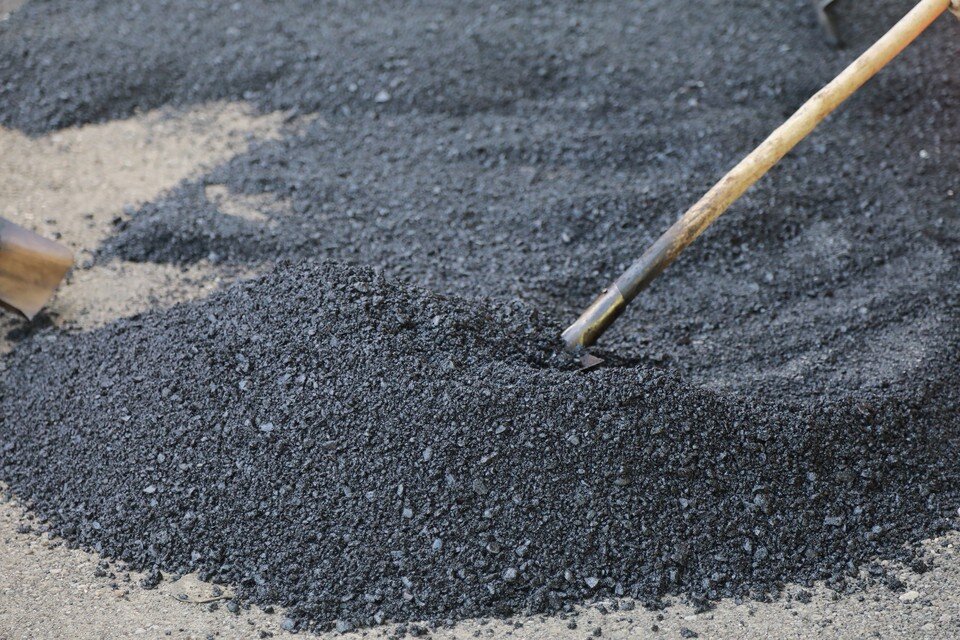     На трамвайном переезде уложили новый асфальт Мария ЛЕНЦ