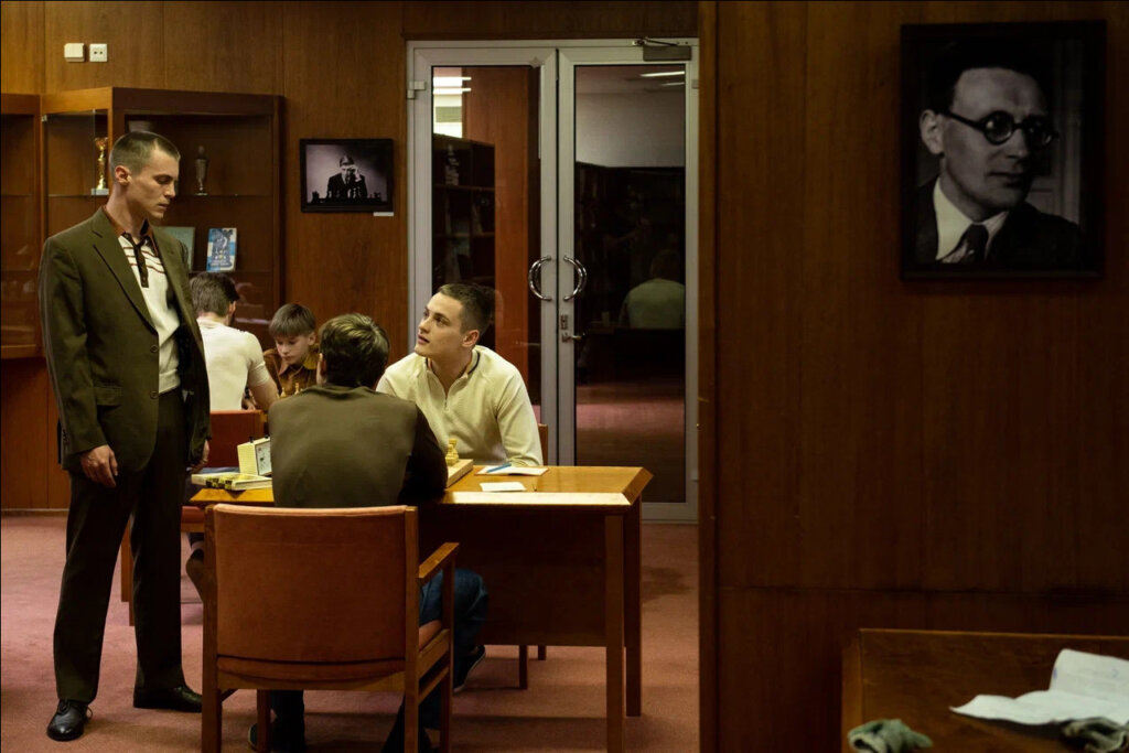    Маньяк Сергей Головкин по кличке Фишер с 1986-го по 1992-й нападал на мальчиков-подростков в Одинцовском районе