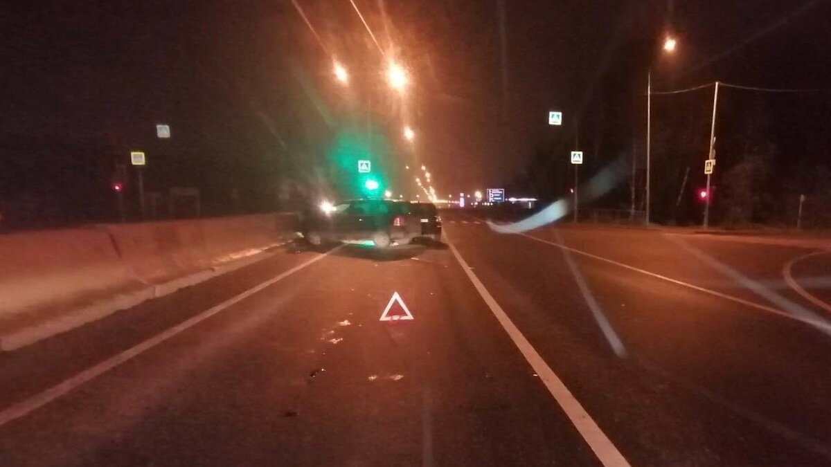     Двенадцать человек, в том числе шестеро детей пострадали в дорожно-транспортном происшествии, произошедшем ночью на окружной дороге Тюмени.