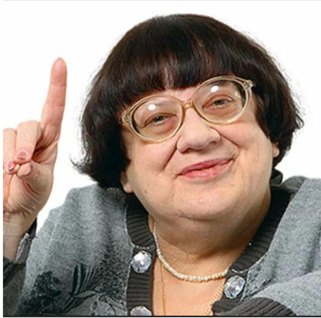 «Путин - чекистская шкура, политическая бездарность и сталинист, мстительный и жестокий. Нет ни одной хорошей вещи, которую Путин бы сделал, да и ошибок у него нет сплошные преступления, сознательные». Валерия Новодворская.