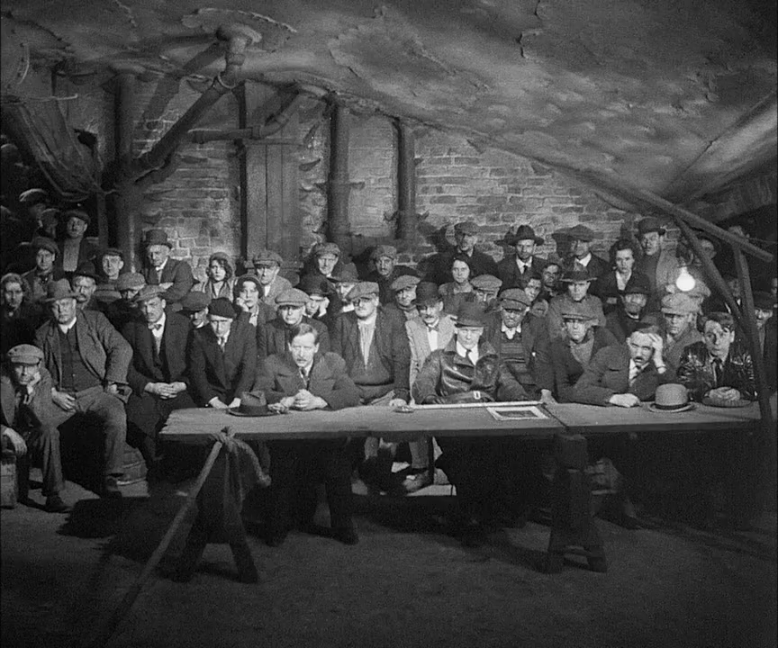 "Сyд" над ybuйцей