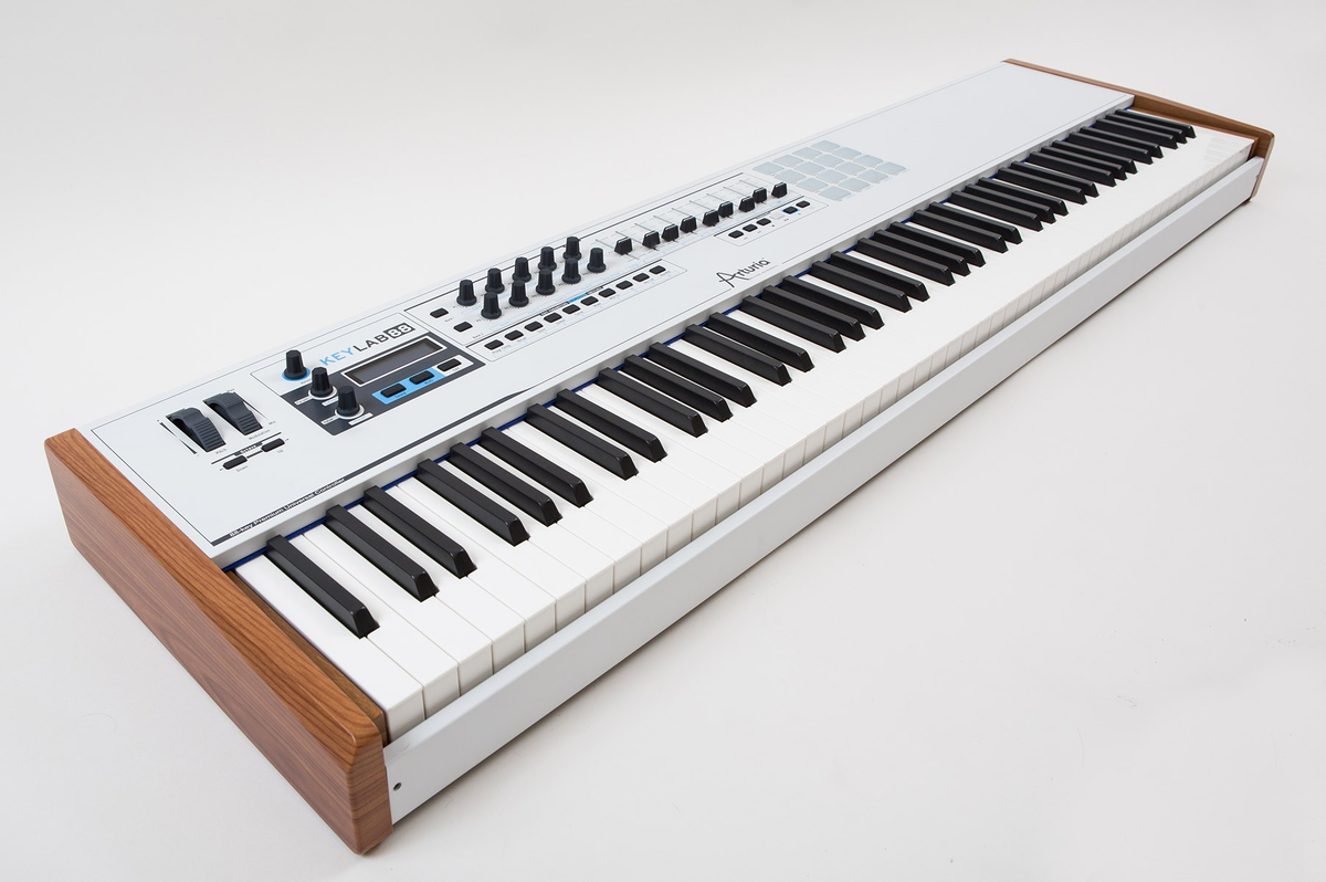 Midi-клавиатура omnitronic key-288. Midi-клавиатура m-audio keystudio 49i. Миди клавиатура для макбука. Midi-клавиатура m-audio keystation 49e. Arturia minilab mkii.