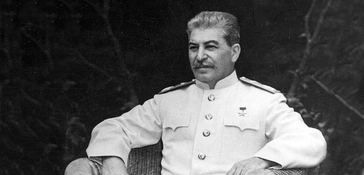 Вождь советского народа  Иосиф Сталин