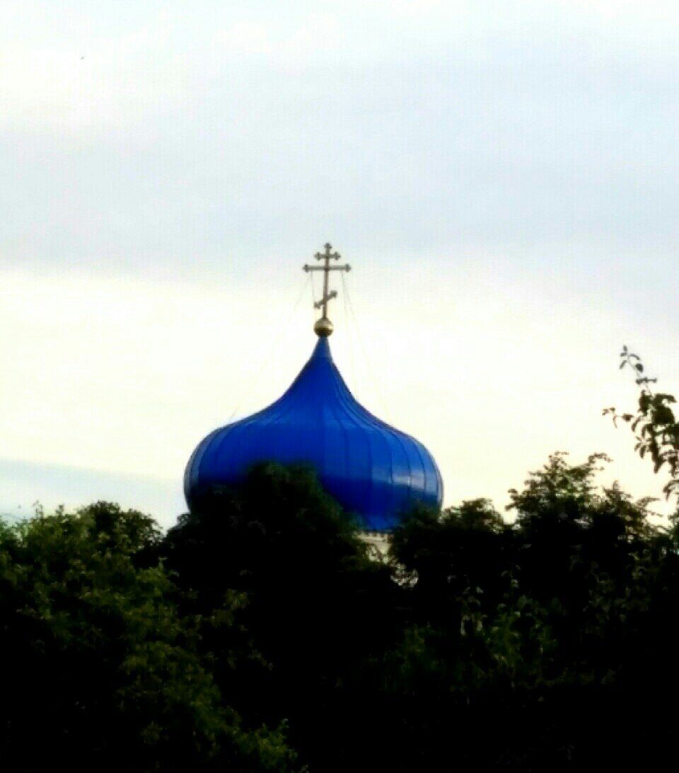 Пом-ни,  пом-ни... Звонят колокола... 