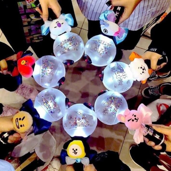 лайтстики с игрушками BT21