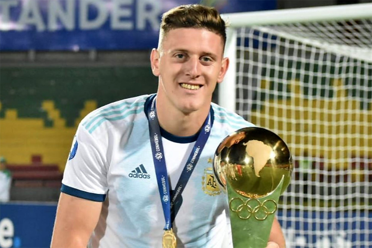 Нападающий Адольфо Гайч. Фото - ФИФА.