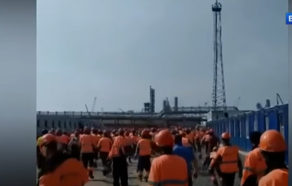 В погроме участвовали около 300 человек