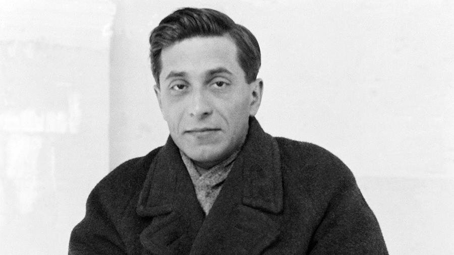 М.М. Зощенко. Фото взято из открытого источника в Интернете. https://www.culture.ru/storage/images/de17fed64e83dd46e62a4fb4dc40a11c/91b93b02861cdc4f5be92e34f3aba805.jpeg