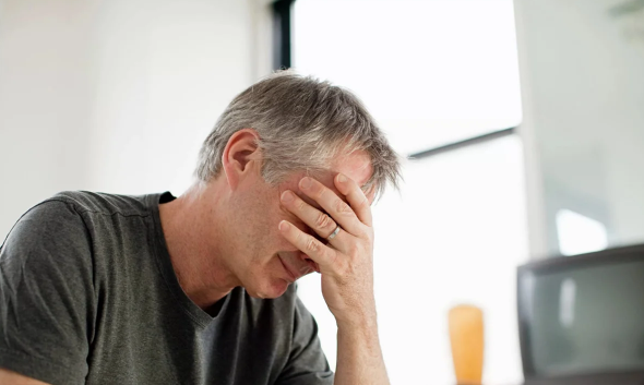 СКУПЫЕ СЛЕЗЫ МУЖЧИНЫ. СКРИНШОТ ФОТО